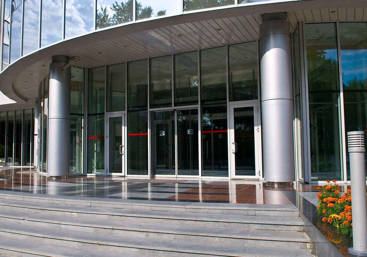 picture of commercial door